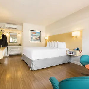 The Thunderbird Hotell